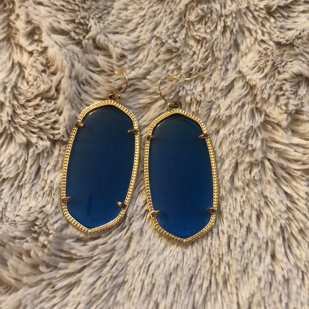 Kendra Scott earrings!!